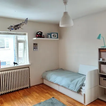 Bright 2 Bedroom In